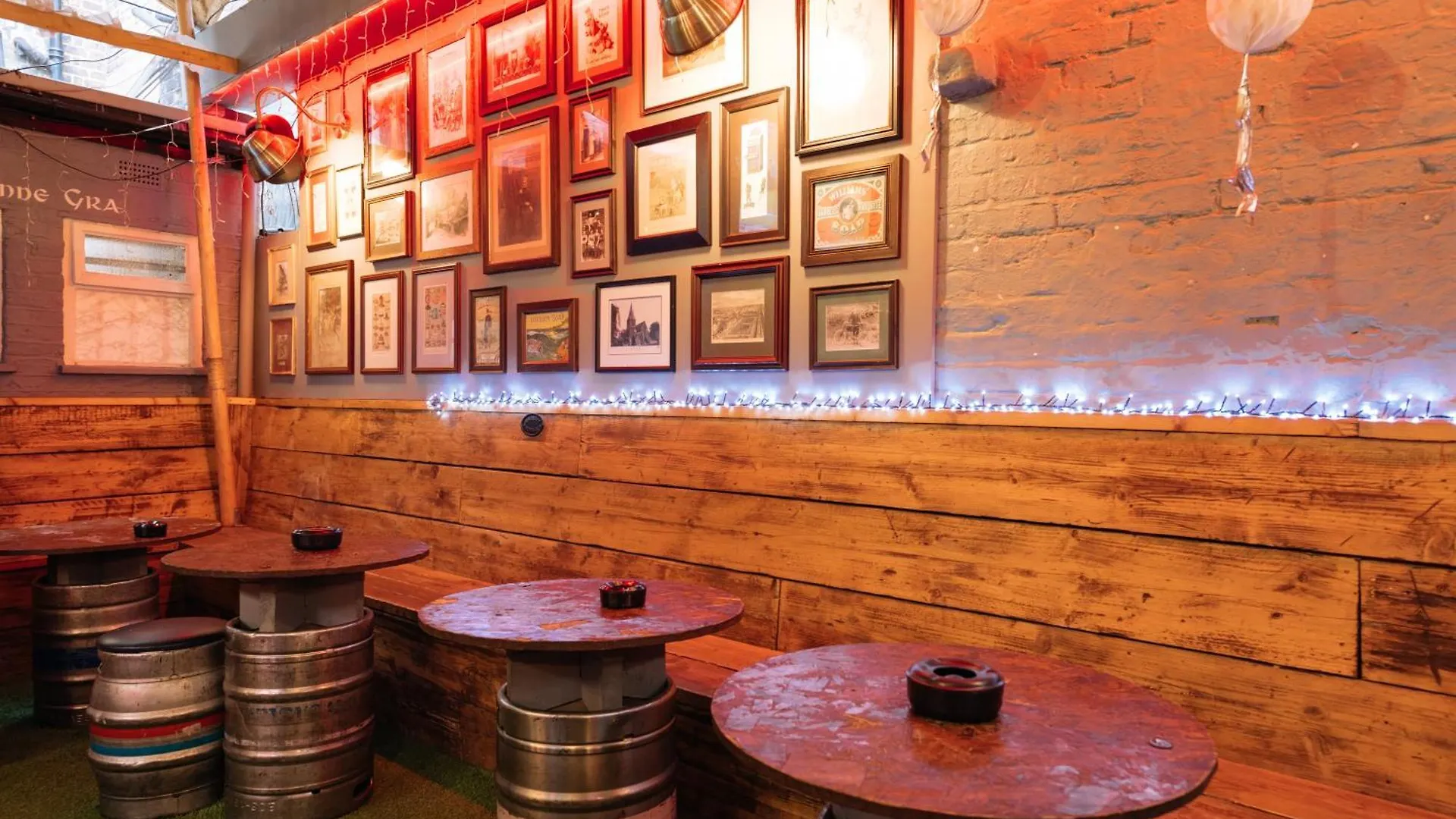 The Crown Pub & Guesthouse London 4*,