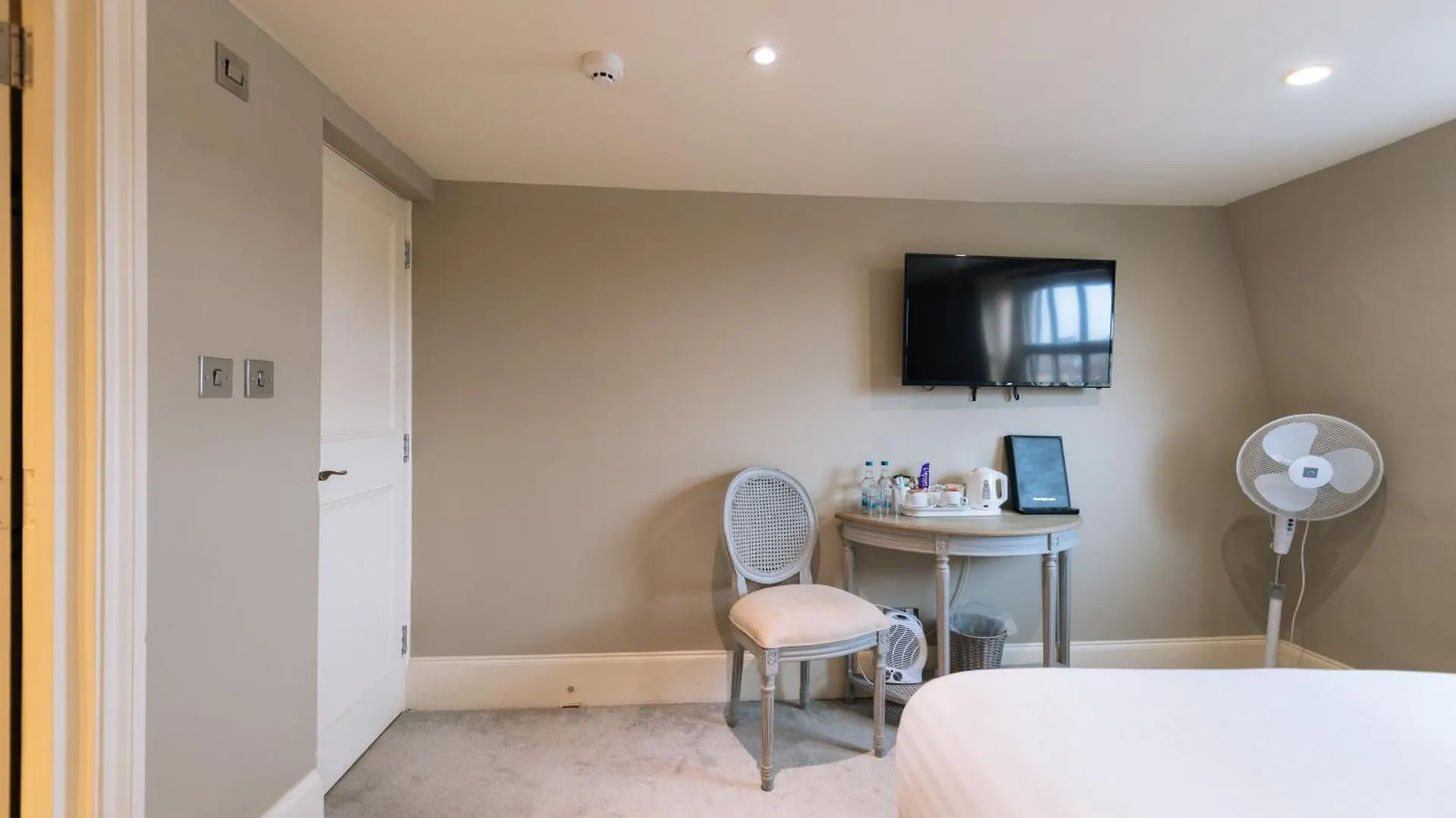 The Crown Pub & Guesthouse Лондон Гостевой дом