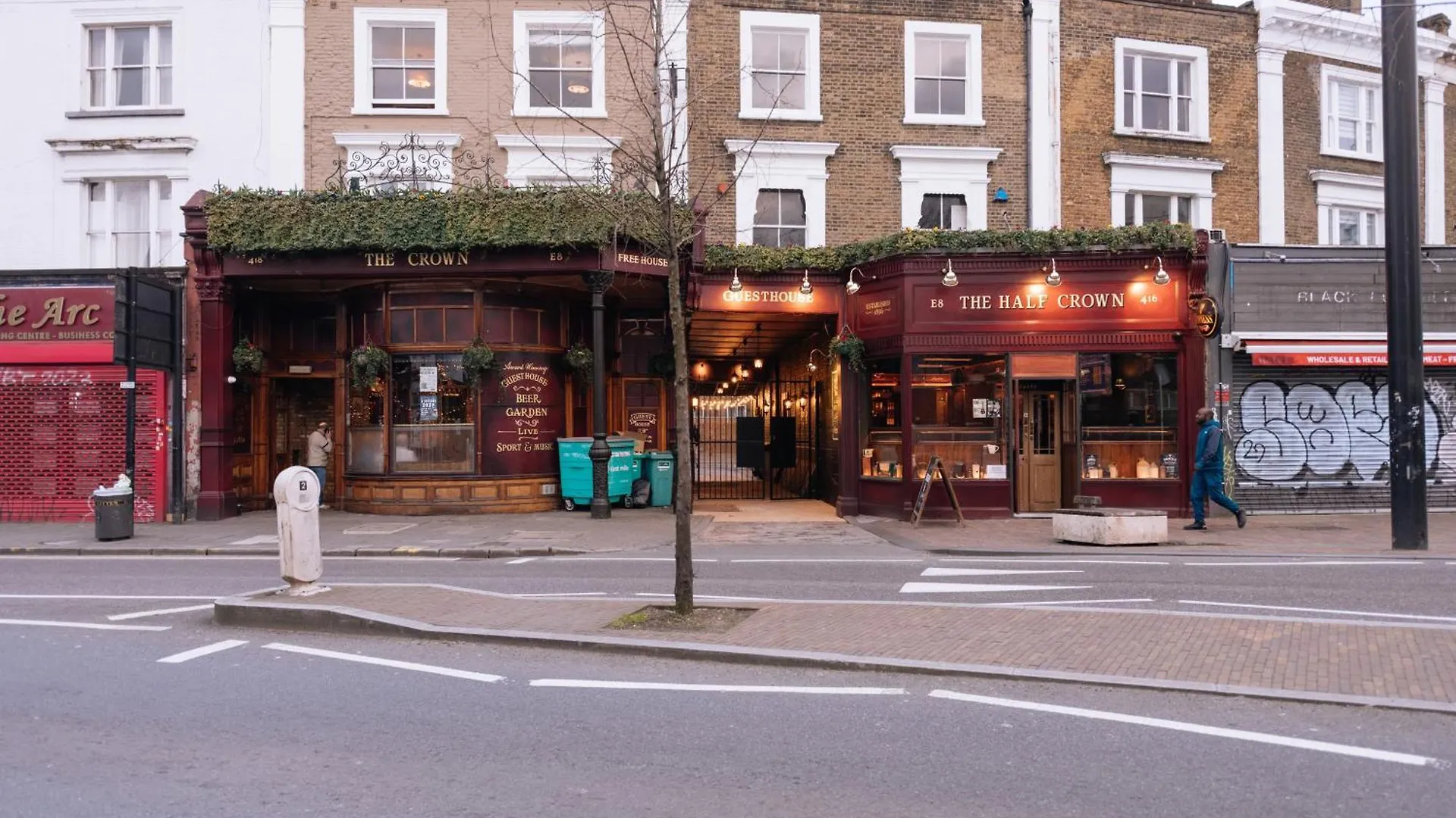 The Crown Pub & Guesthouse London 4*,