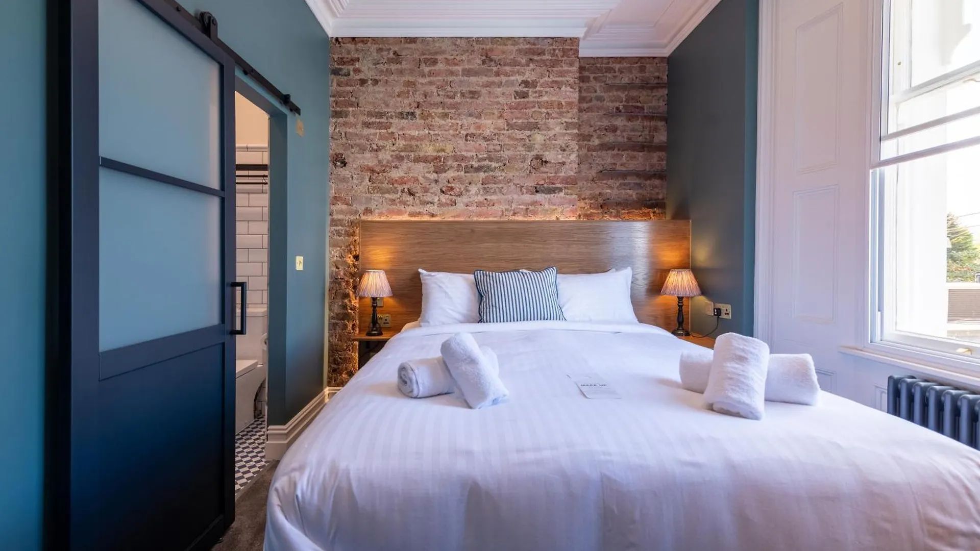 Гостевой дом The Crown Pub & Guesthouse Лондон