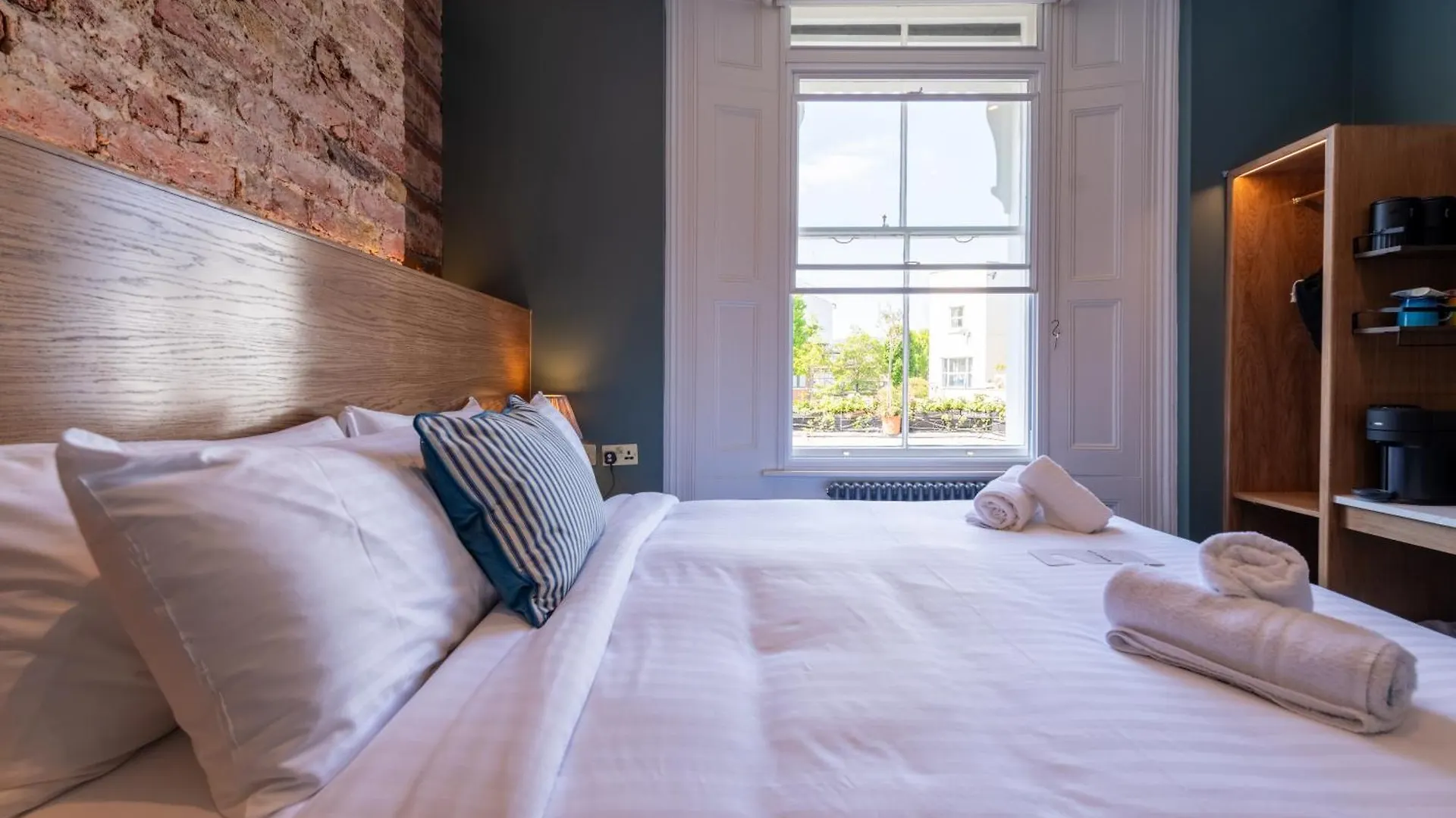 The Crown Pub & Guesthouse Лондон 4*,  Великобритания