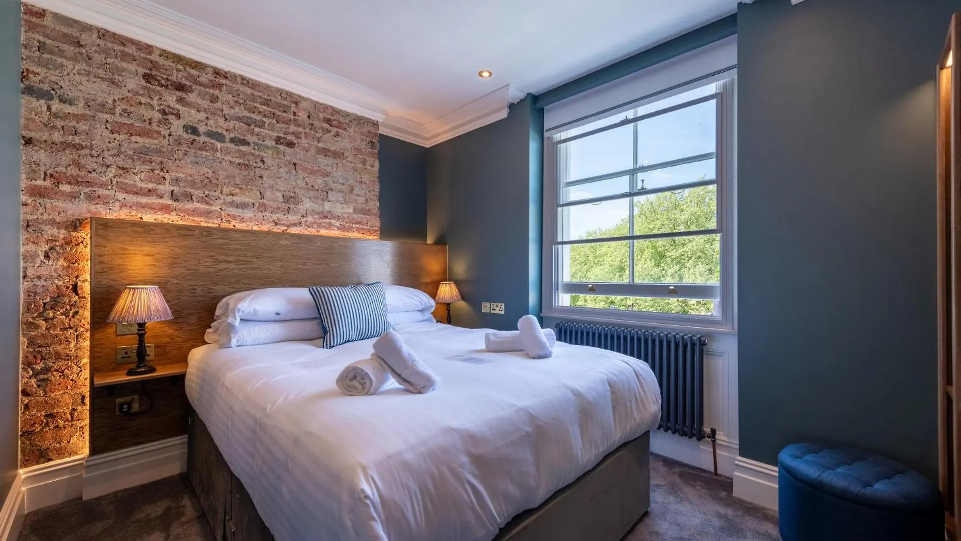 **** Гостевой дом The Crown Pub & Guesthouse Лондон Великобритания